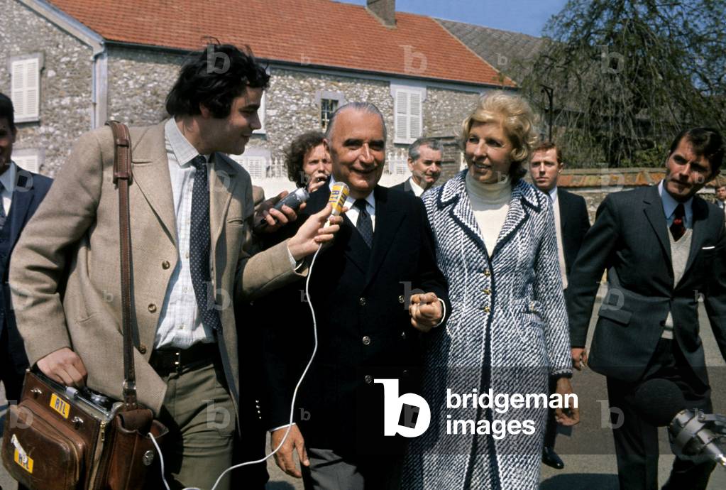Georges Pompidou and his wife Claude, Orvilliers ,1971 (photo)