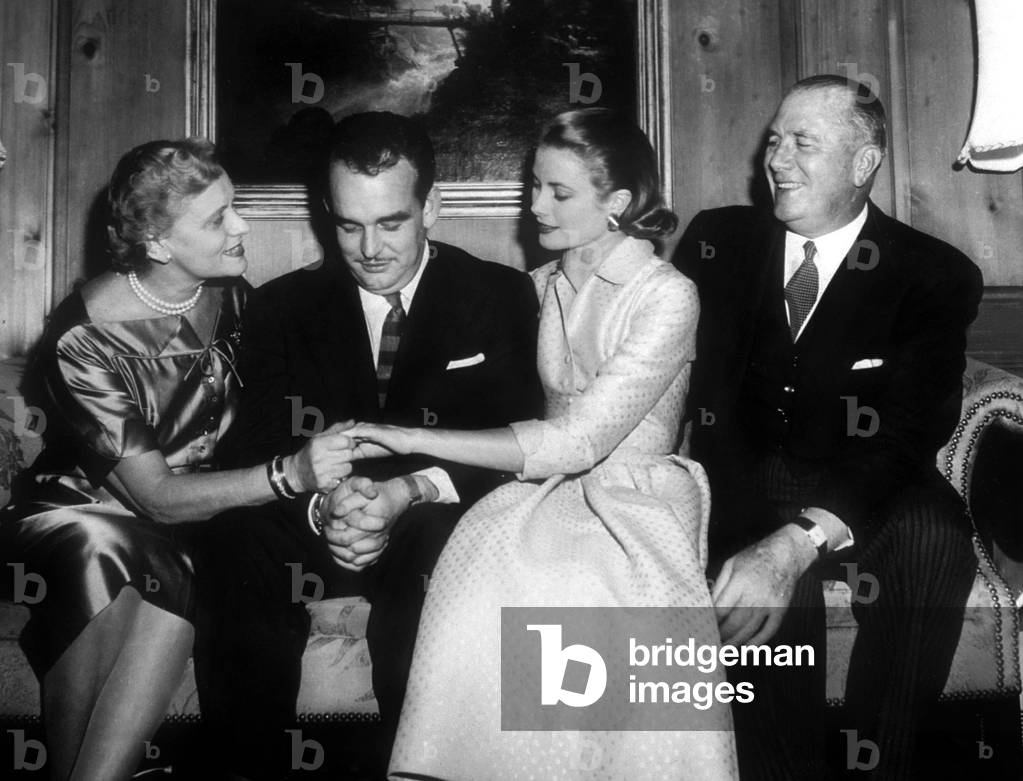 Prince Rainier III of Monaco and Grace Kelly in Philadelphia for official announcement of their engagement on January 5, 1956 : l-r : Margaret Kelly, Rainier III, Grace Kelly and John Kelly