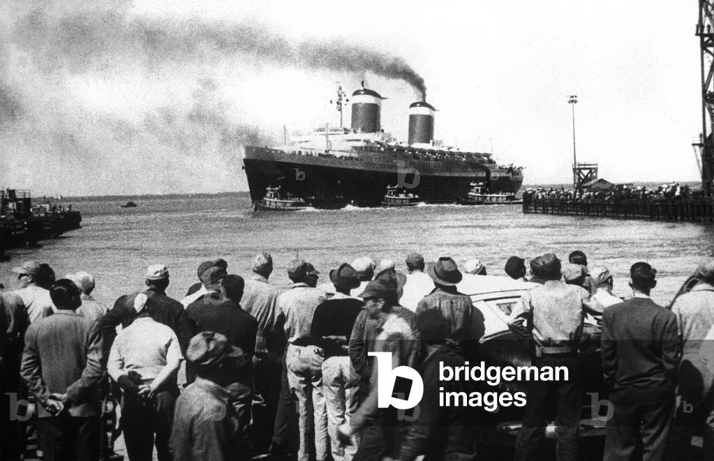 Liner United States leaving New port, Virginia, for the 1st time to join England, May 19, 1952
