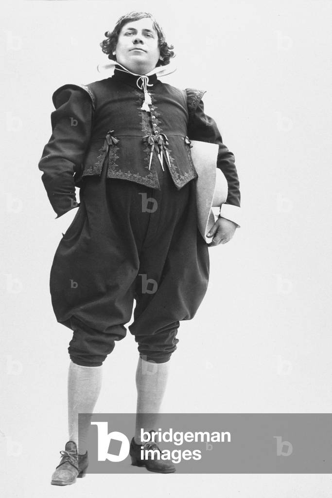 A. Ernest Coquelin cadet (1848-1909) dans la piece Cyrano de Bergerac en 1897 - French Actor A. Ernest Coquelin the younger in the play Cyrano de Bergerac in 1897 theatre