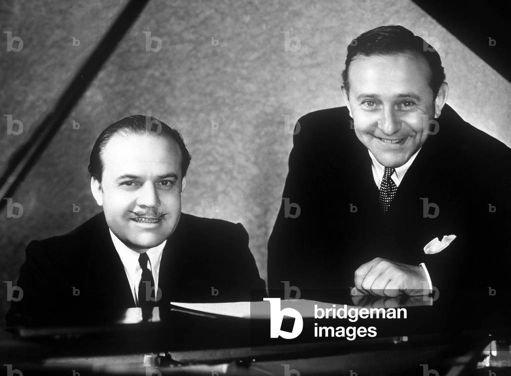 producer Arthur Freed (r) and composer Nacio Herb Brown at the piano c. 1940