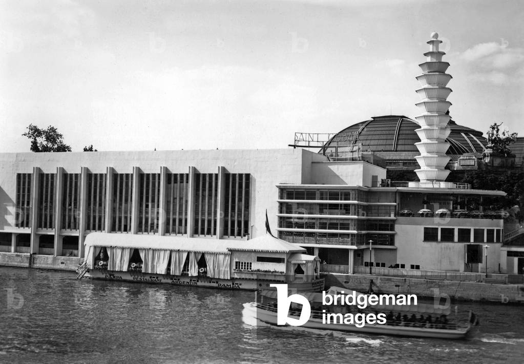 World Fair, Paris, 1937 : the pavilion of the cold