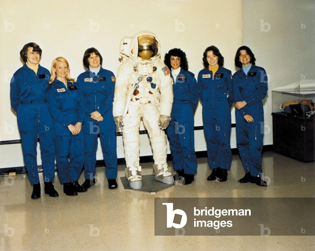 Premiere promotion feminine d Astronautes de la Nasa. De gauche a droite : Shannon W. Lucid, Margaret Rhea Seddon, Kathryn D. Sullivan, Judith A. Resnik, Anna L. Fisher, and Sally K. Ride le 28 fevrier 1979