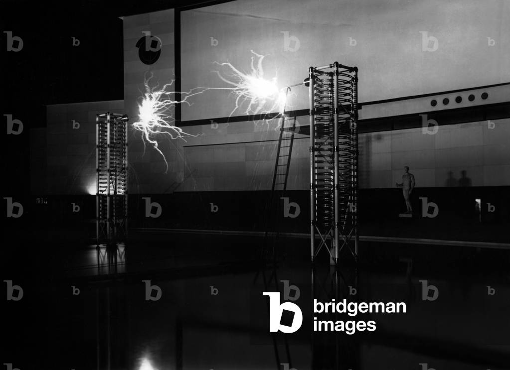 World Fair, Paris, 1937 : the pavilion of electricity