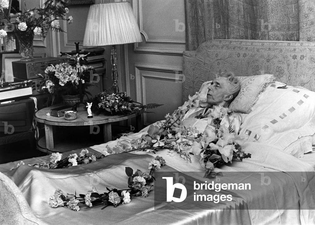 the body for Elizabeth former Queen of Belgium, November 27, 1965
