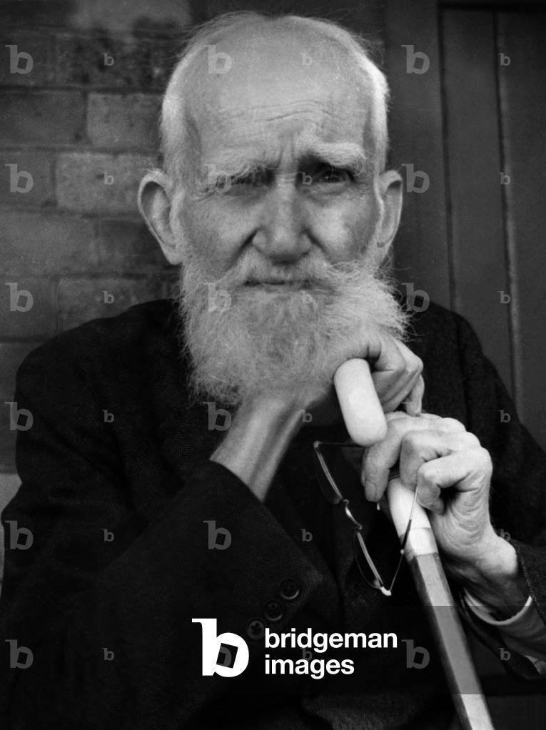 George Bernard Shaw (1856-1950) irish writer, essayist, playwright, here at home in Ayot Saint Lawrence pur his 92nd birthday, July 26, 1948
