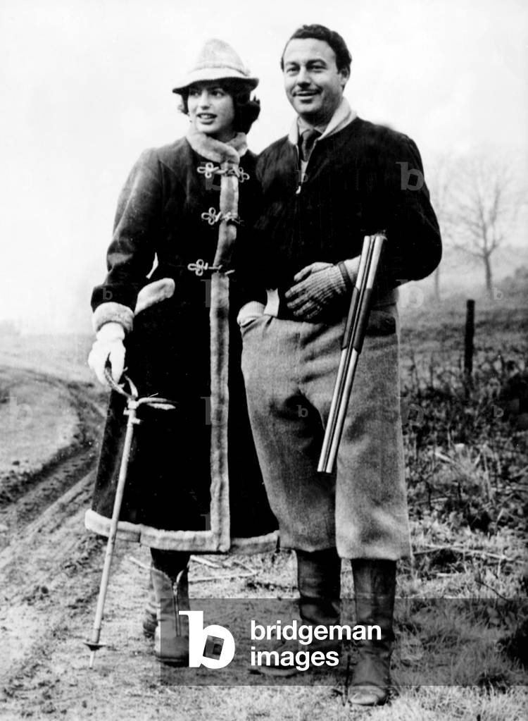 Prince Alfonso von Hohenlohe-Langenburg and his 1st wife Princess Ira Fuerstenberg hunting November 27, 1959