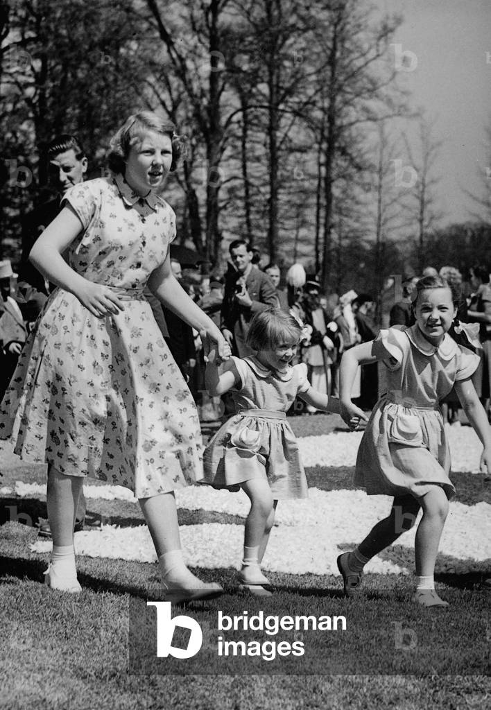 Princess Beatrix of Holland lors during flower parade at Soestdijk palace April 30, 1952