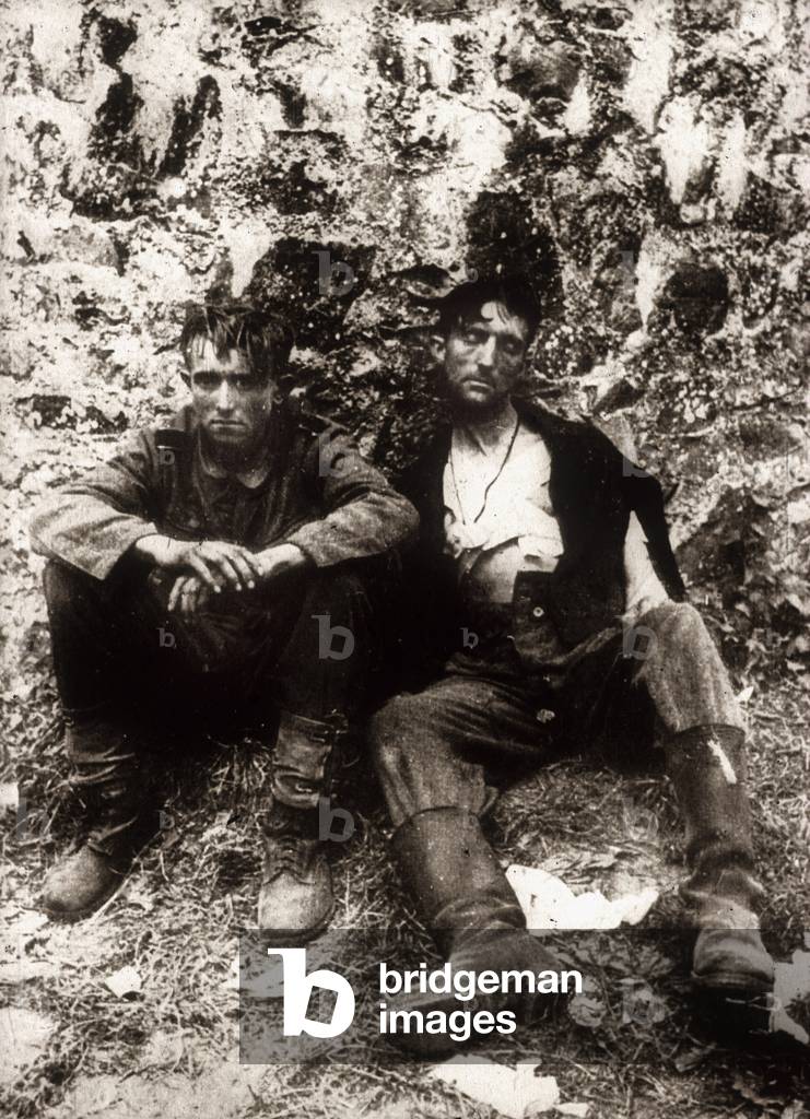 Two German soldiers (b/w photo)
