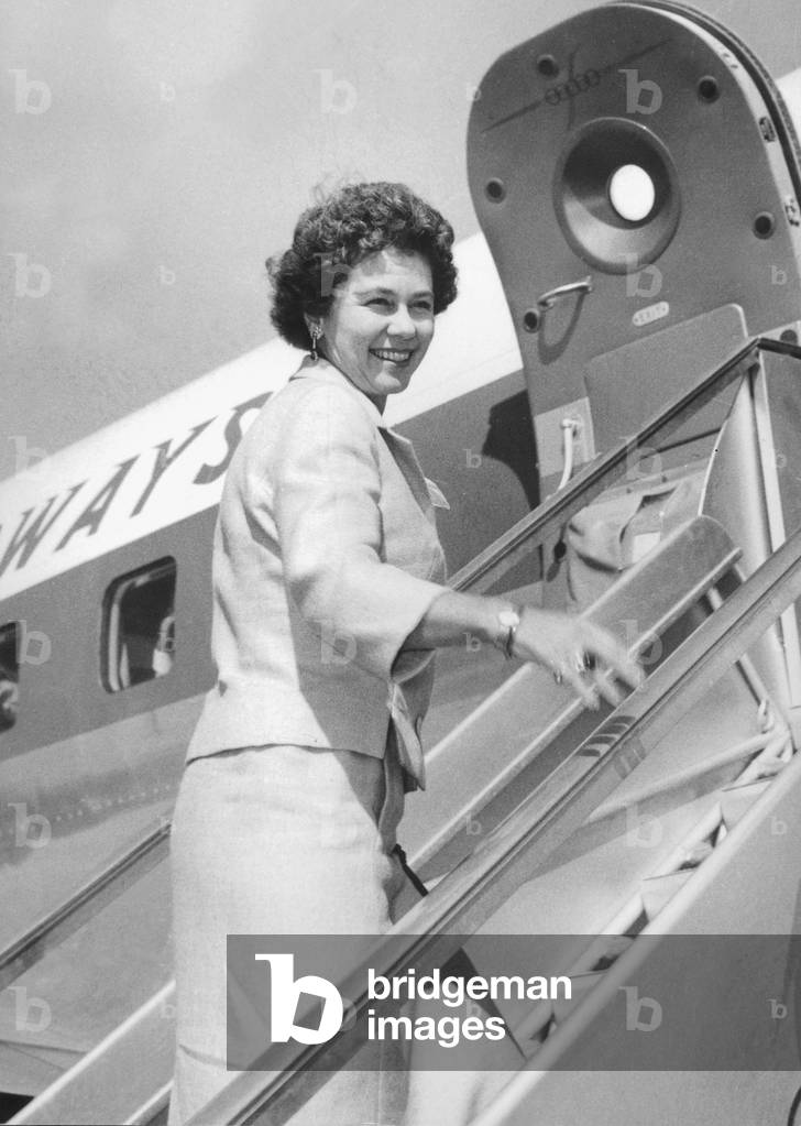 queen Frederika of Greece in Athens airport before going to the UnitedStates October 13, 1958