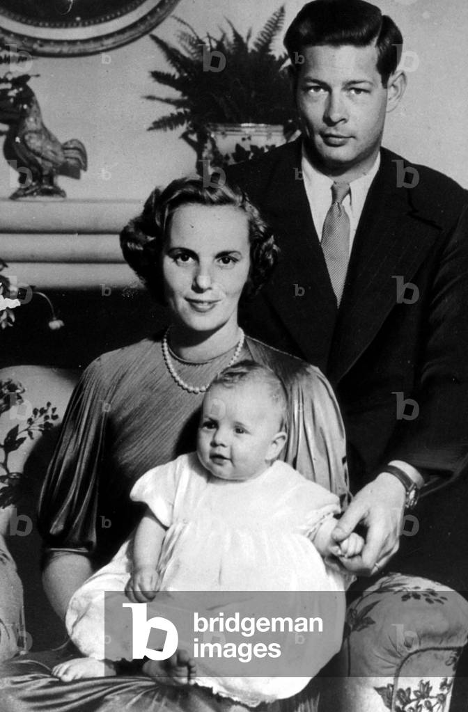 Michel 1st former King  of Romania in 1940-1947 here with his wife Anne of Bourbon Parme and their daughter Marguerite in 1949-1950