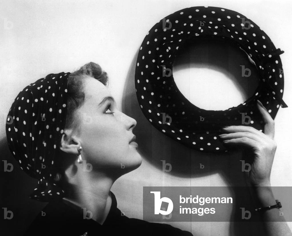 Dior fashion : polka dot hat (with removable bottom) March 27, 1952