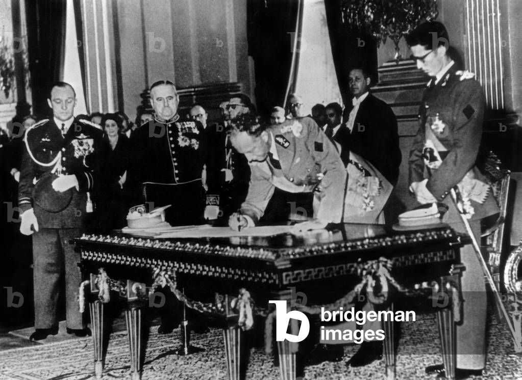 Abdication of King  Leopold III of Belgium in favour of his son Baudouin (Baudouin 1st, standing on r) on July 16, 1951