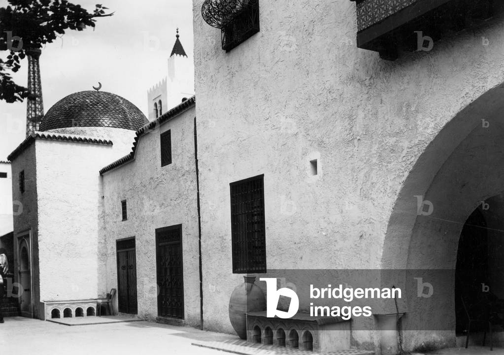 World fair, Paris, 1937 : pavilion of Tunisia