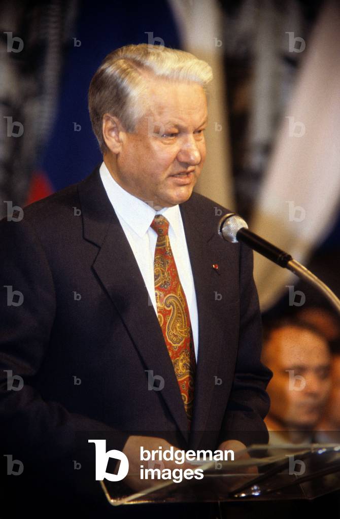 Boris Eltsine during a speech in Paris in 1992