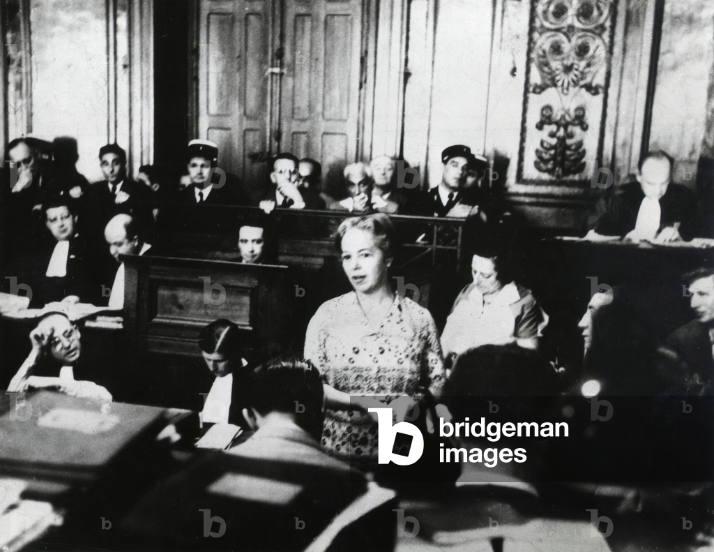 Interrogation of the maid of Yvette Labrousse aka La Begum fourth and last wife of Shah Aga Khan III who was in the car during the attack here as a witness during the trial that took place for the aggression and theft of jewelry that Begum underwent in Cairo in November 1958 cross-examination of the personal maid of The Begum (fourth and last wife of shah Aga Khan III) here during trial for the attack mugging and the theft robbery of ewels the Begum suffered in Cairo in November 1958 lawyer justice affair
