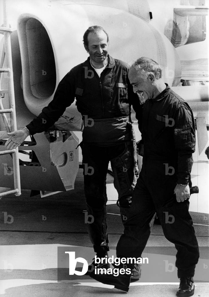 King Juan Carlos 1st of Spain and King  Hussein of Jordan during a visit in Spain, Llanos de Albacete, April 1st, 1985