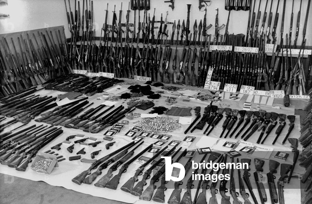 An ETA 's arsenal discovers at Erandio in the basque country, here are all the weapons showed at the Ministry of the Interior in Madrid 01/21/1982