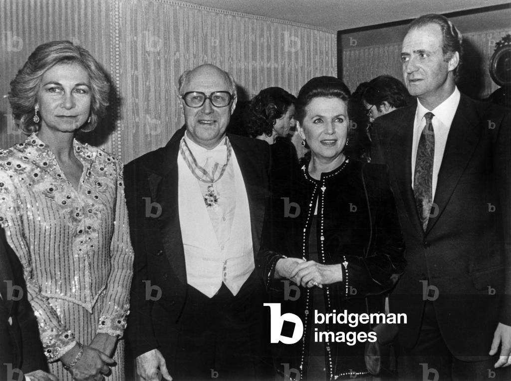 King os Spain Juan carlos and Queen Sophia with Mstislav Rostropovitch and his wife Galina Vichnevskaia in Zarzuela palace inMadrid November 27, 1985