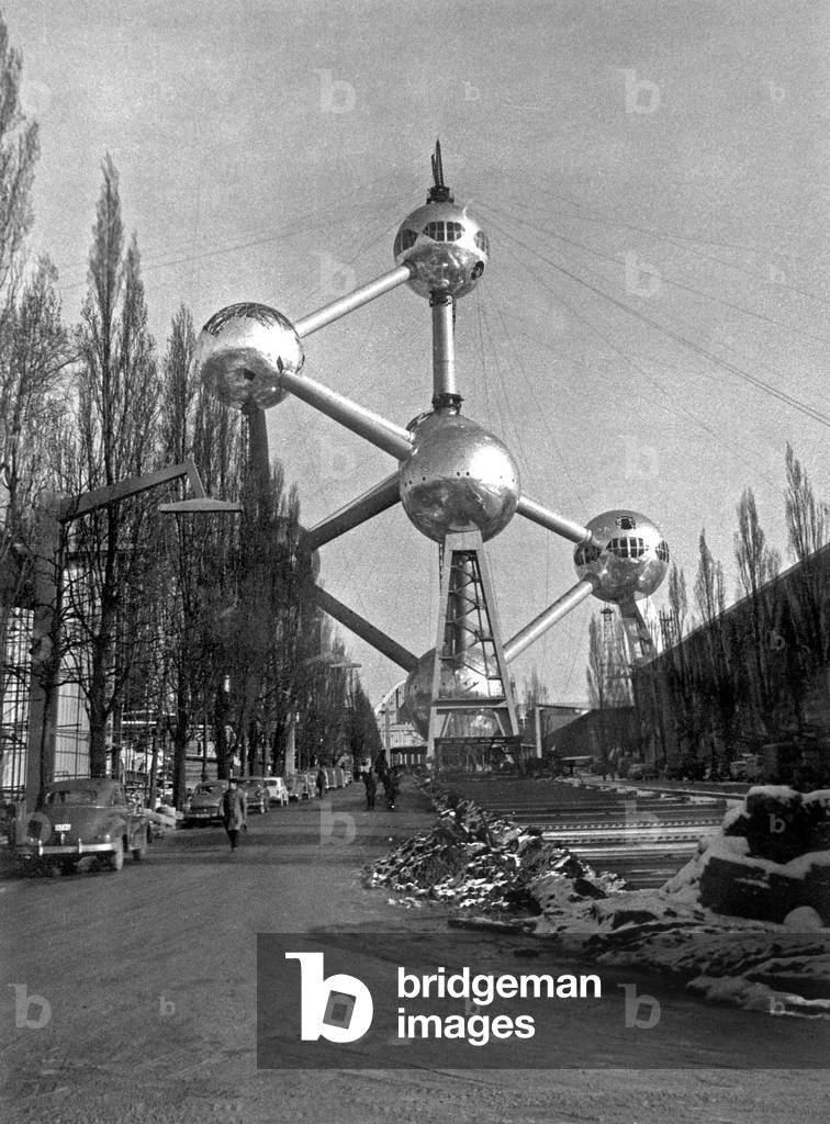 Building of the Atomium in Brussels for world fair on March 9, 1958
