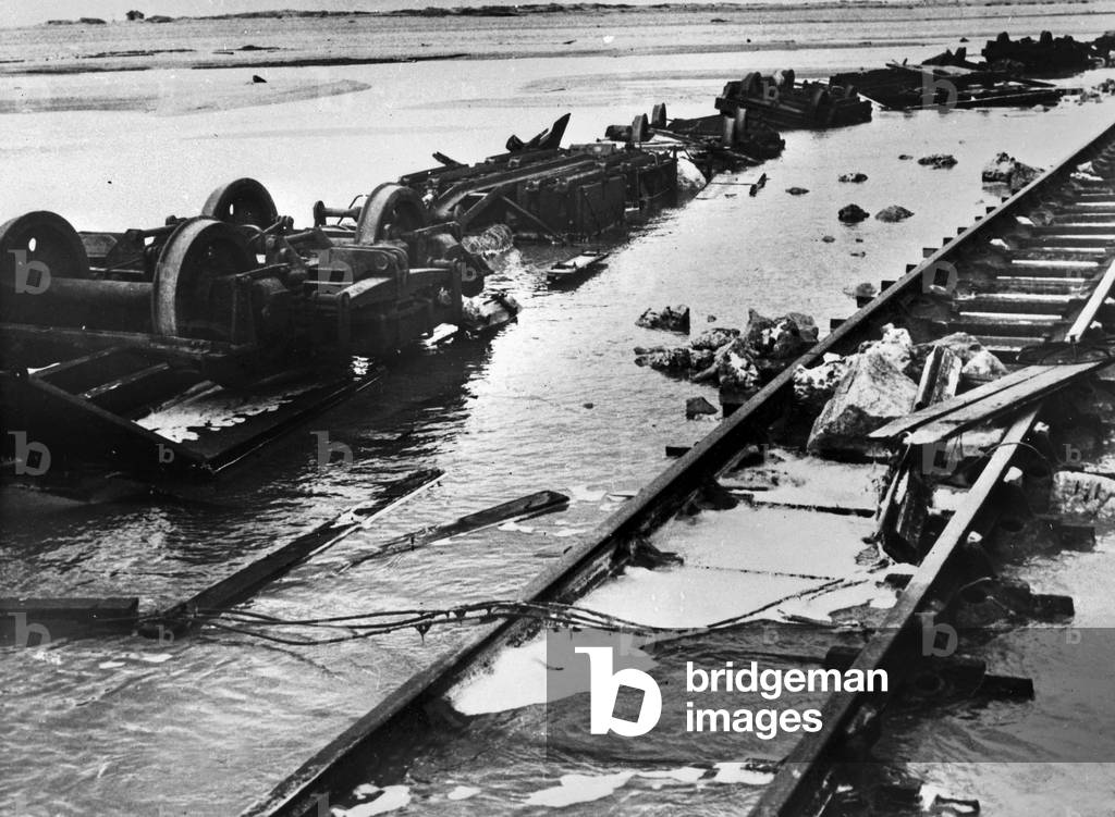 Remains of the train carried by the cyclone and the tidal wave which fell down on the islands of Rameswaran and Dhanashodi, in the area of Madras, in India, on December 23rd 1964, photographied on January 1st, 1965