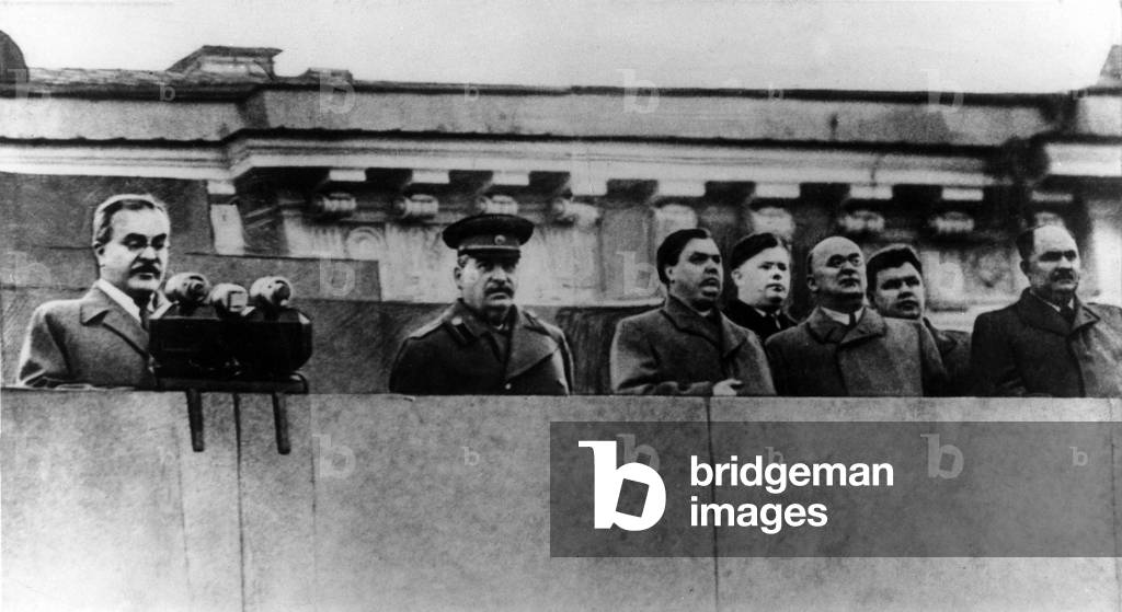 Joseph Staline with l-r : Viatcheslav Molotov, Georgi Malenkov, Popov, Lavrenty Pavlovich Beria, Nikolay Alekseyevich Voznesensky and Lazare Kaganovich in Moscow in September 1948