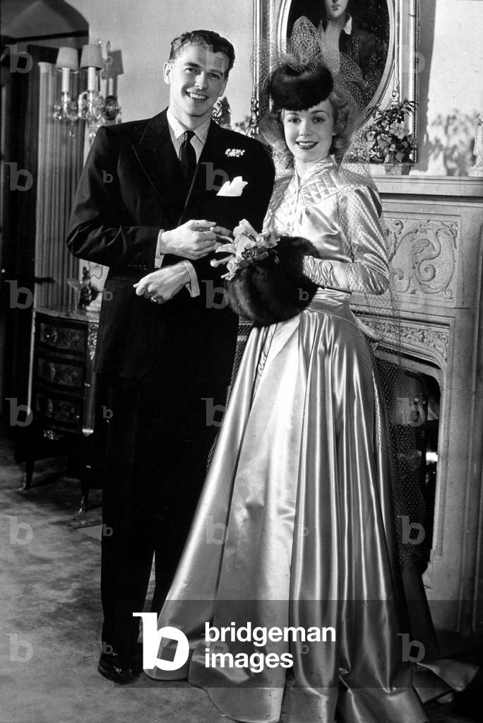 Ronald Reagan & Jane Wyman on January 26, 1940 in Glendale, Los Angeles county (USA)