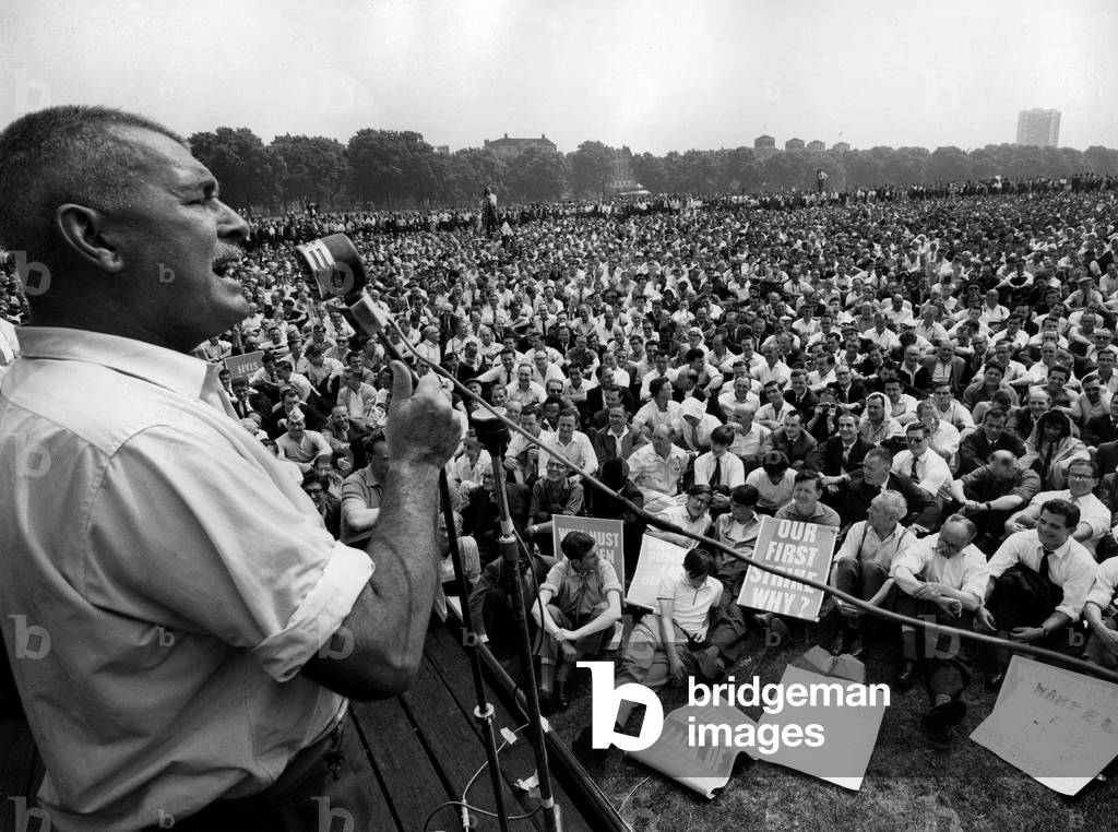 Dick Lawlor speaking to the crowd at Hyde Park June 16, 1964