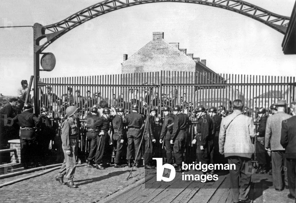 Catastrophe in Marcinelle, Belgium : fire in a mine, August 9, 1956