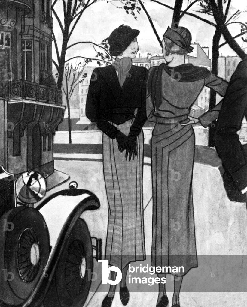women's fashion : hat by Suzanne Talbot (l), hat by Rose Valois (r) in 1932