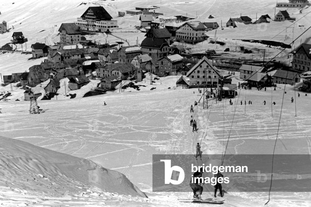 Ski lift in Alpe d'Huez (France) in 1947