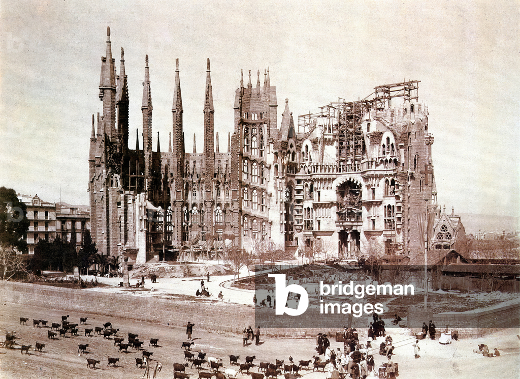 View of the Sagrada Familia, Barcelona, c.1900 (b/w photo)