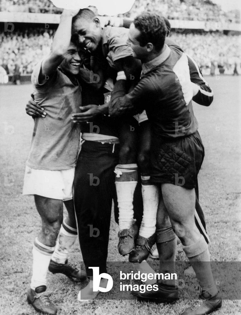 final of football world cup which occured in Sweden June 29, 1958 here l-r the brazilians Garrincha goal Gylmar et Pele