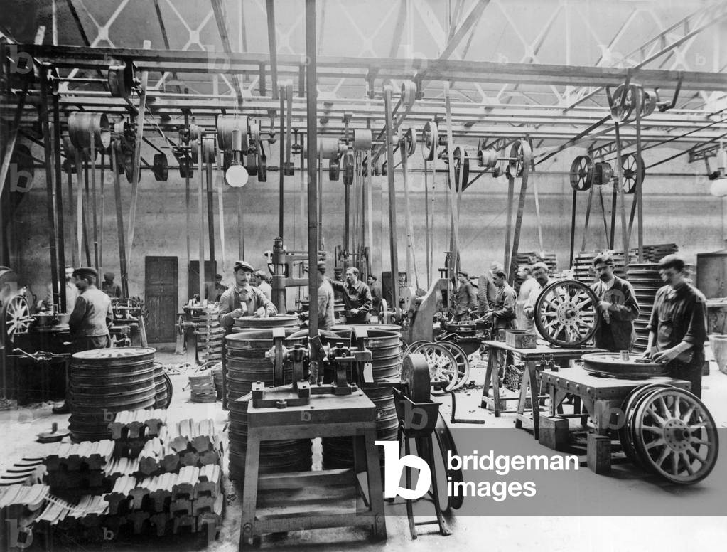 Tyre assembly workshop at Renault factories in 1907.