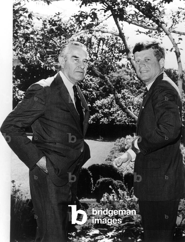 Presidential advisor  William Averell Harriman and President John Kennedy at the White House in 1963 (photo)