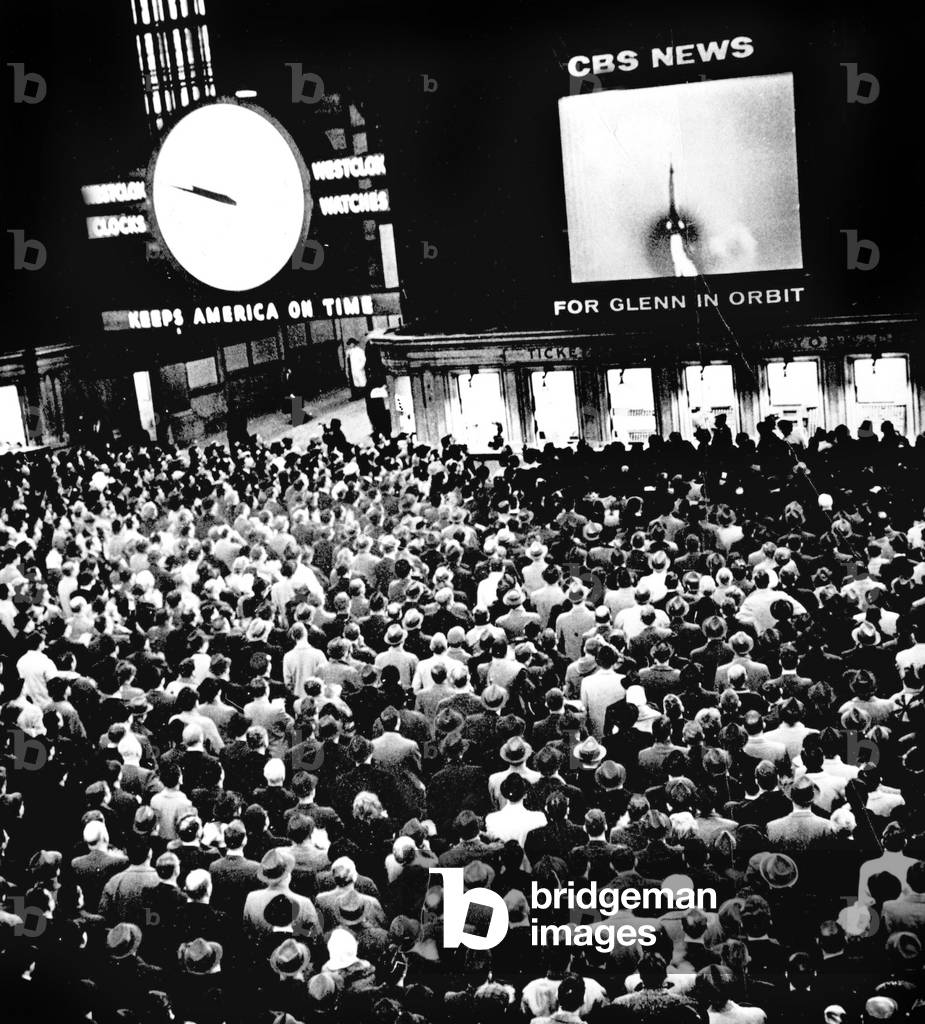 5000 people watching on huge screens in New York the launching of Astronaut John Glenn aboard 