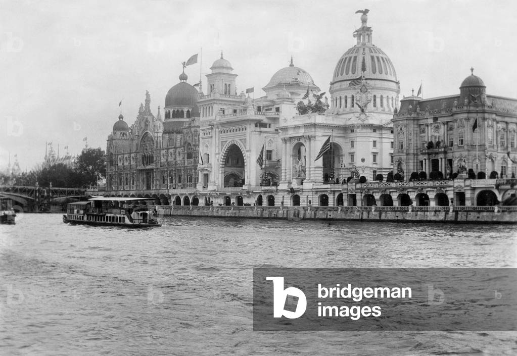 Paris World Fair, 1900 (b/w photo)