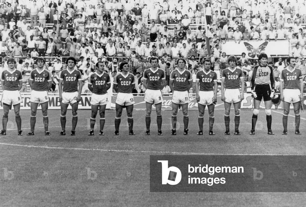 B34991PL International football meeting between the Brazilian team and the USSR for the 1982 World Cup in Seville, Spain Here the USSR team before the match from left to right Vladimir Bessonov Sergei Baltacha Andrei Bal Ramaz Shengelia Vitali Daraselia Yuri Gravilov Oleg Blokhin Tengiz Sulakvelidze Sergei Baltacha Rinat Aleksandr Civadze 14 June 1982 Brazil will win two goals at a