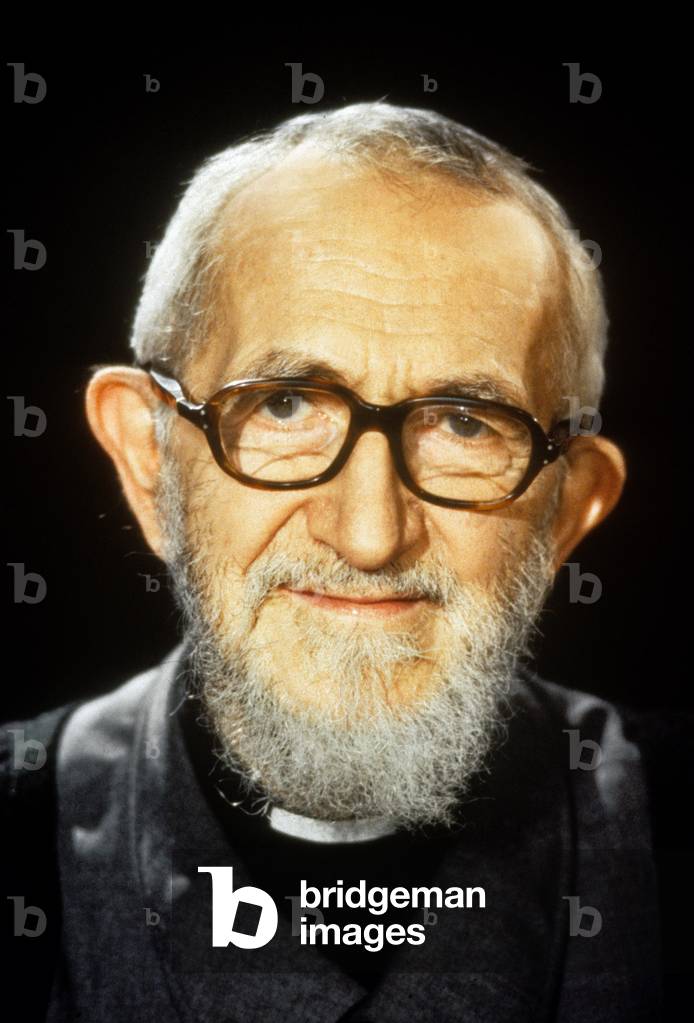Henri Groues, aka l¿abbe Pierre (1912-2007), French Catholic priest, founded in 1949 the Emmaus movement.