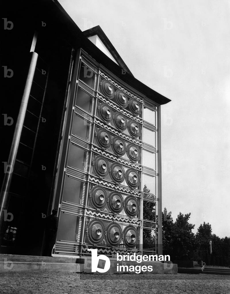 World Fair, Paris, 1937 : the pavilion of metal : wrought iron door by Raymond Subes