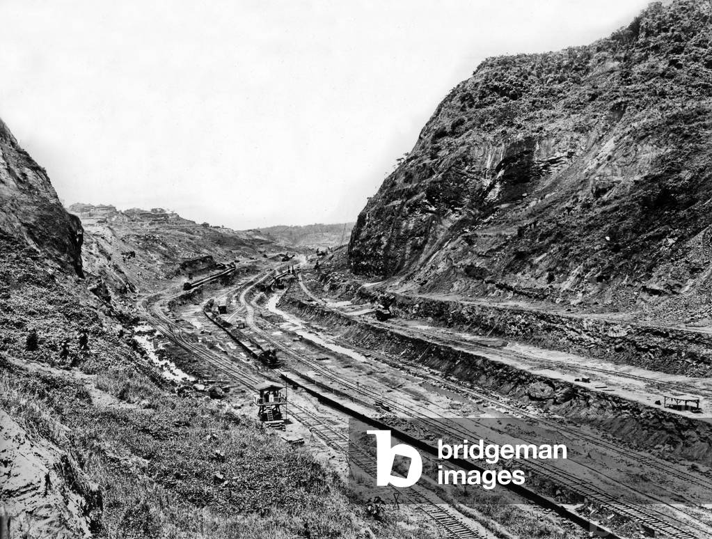 Clearing of Panama canal between 1879 and 1914 to link Pacific and Atlantic oceans under the leadership of FerdinanddeLesseps