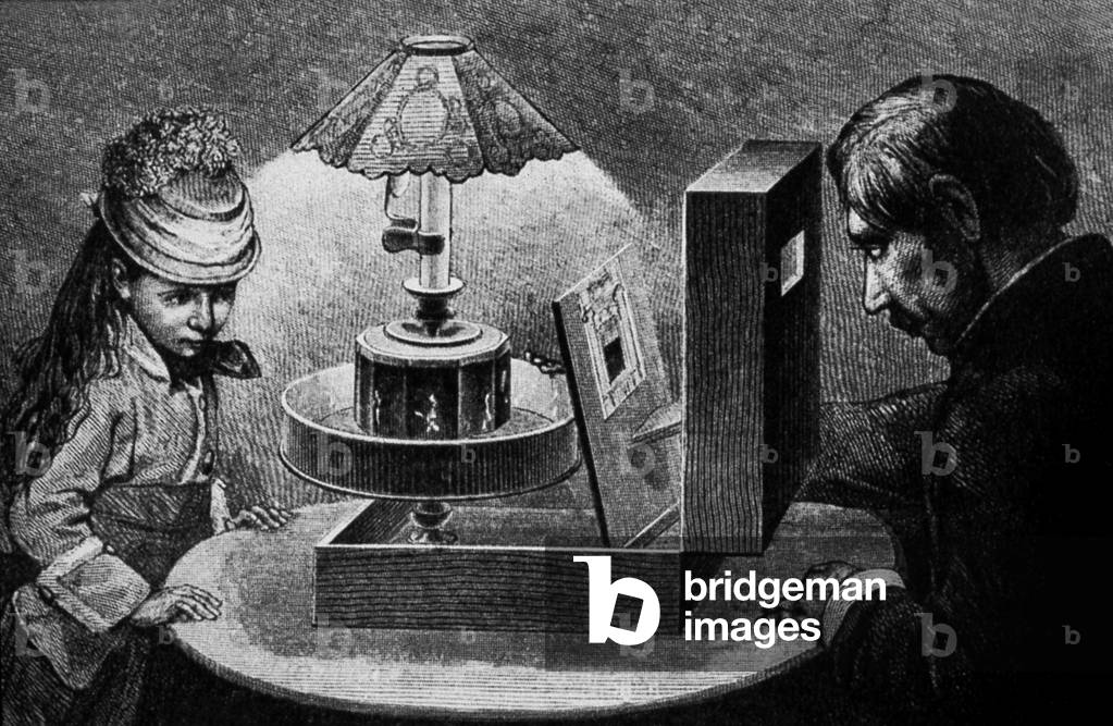the praxinoscope is a invention by Emile Reynaud (1877) : we can see a cyclic animation through a cylinder multifaceted by mirrors turning around an axle