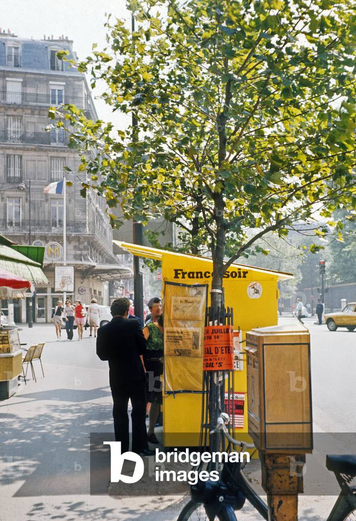 Kiosk (France-Soir paper), Paris, c. 1975