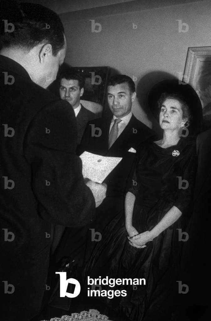Porfirio Rubirosa and Barbara Hutton during their Wedding at the Dominican Republic consulate in New York January 6, 1954