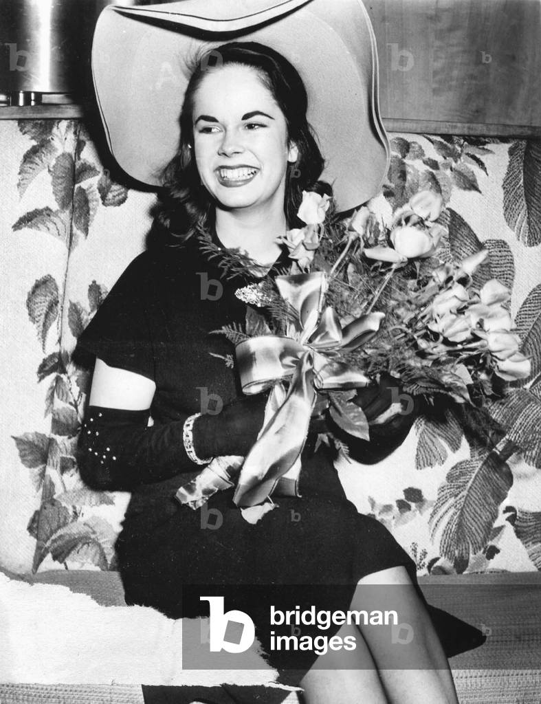 Oona Chaplin (Oona O'Neill 1925-1991) 4th wife of Charlie Chaplin, 1943