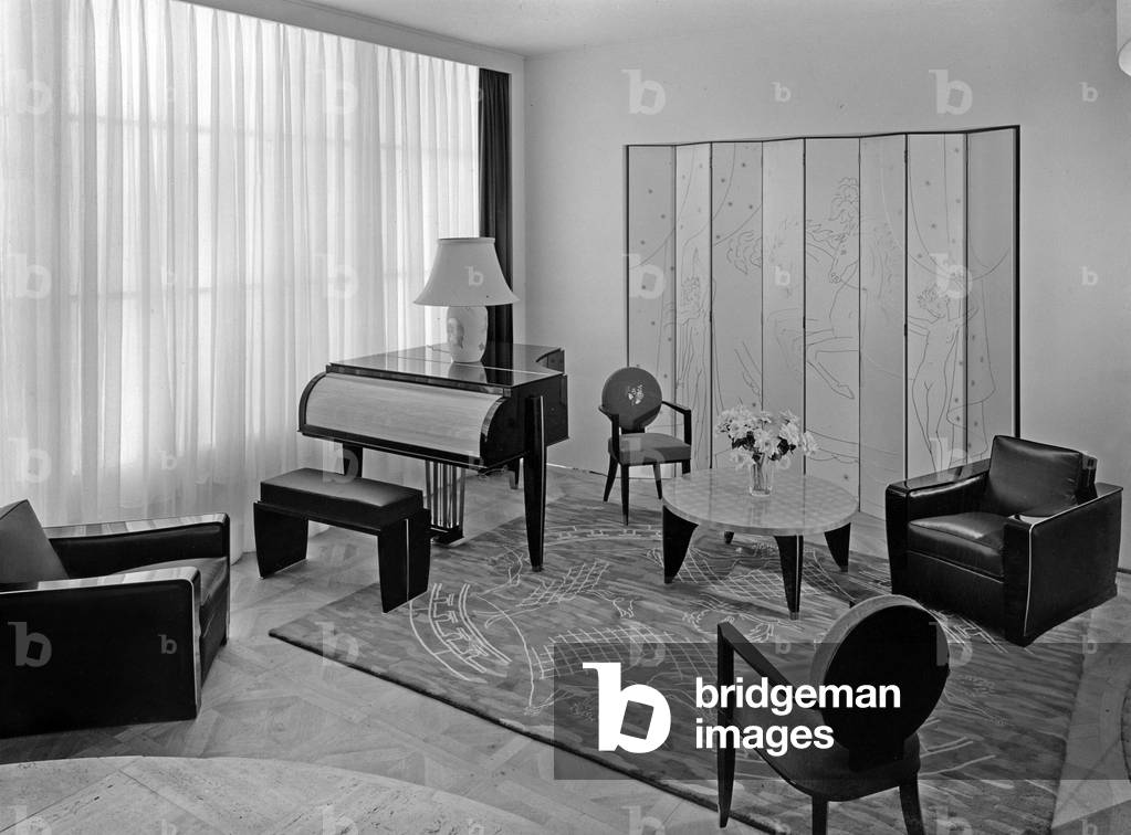 World Fair, Paris, 1937 : pavilion of decorator artists : living room by Jean Pascaud, Art Deco style