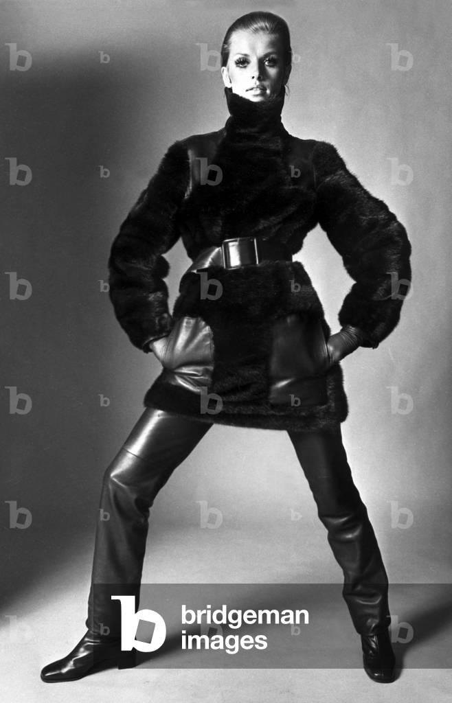 Presentation on August 24, 1968 of fashion by Jacques Heim, Paris : leather and mink fashion