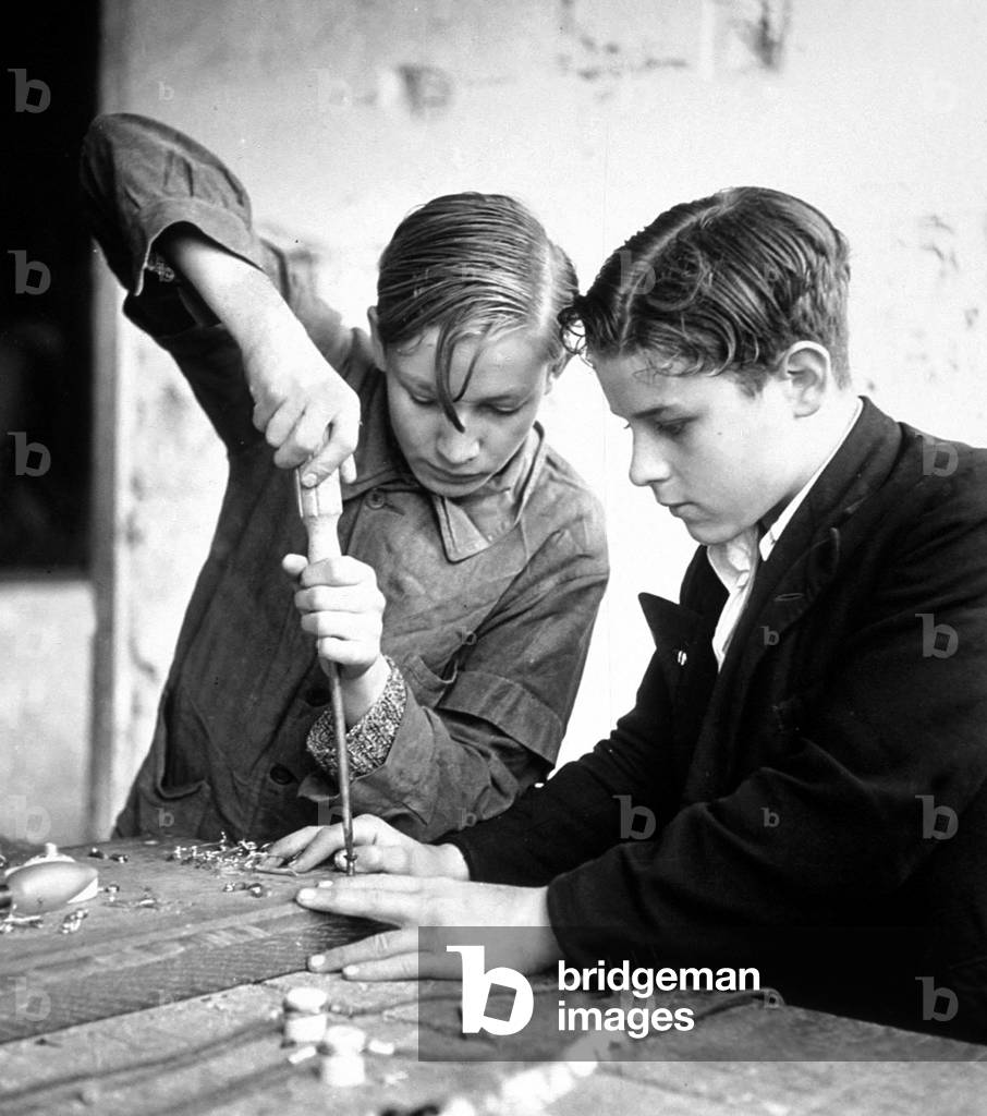 Pupils in professional school in 1946