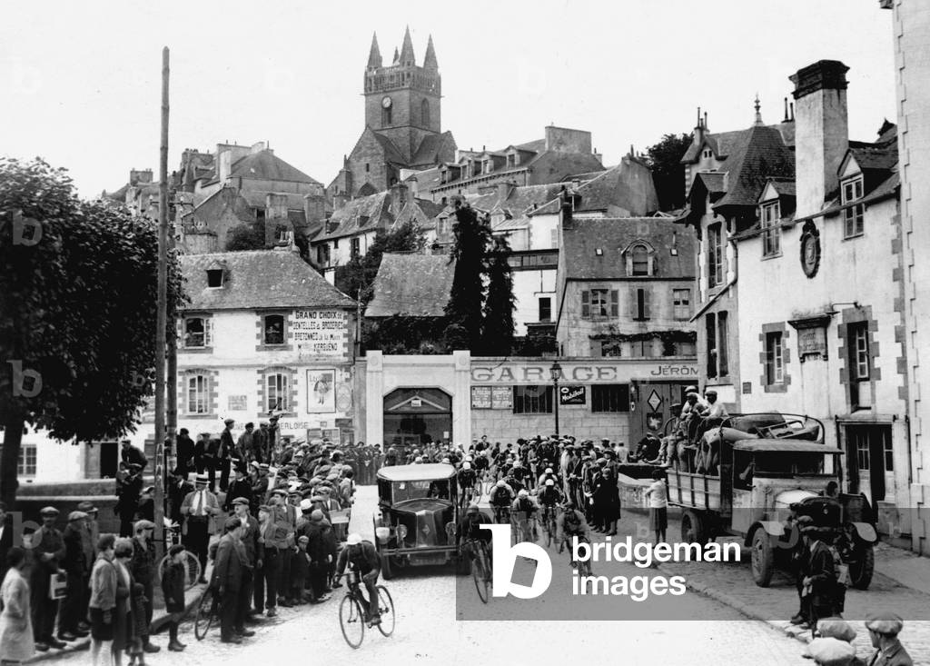 Tour de France 1929, 3rd leg Cherbourg/Dinan on July 2 : view of Quimperle, Brittany