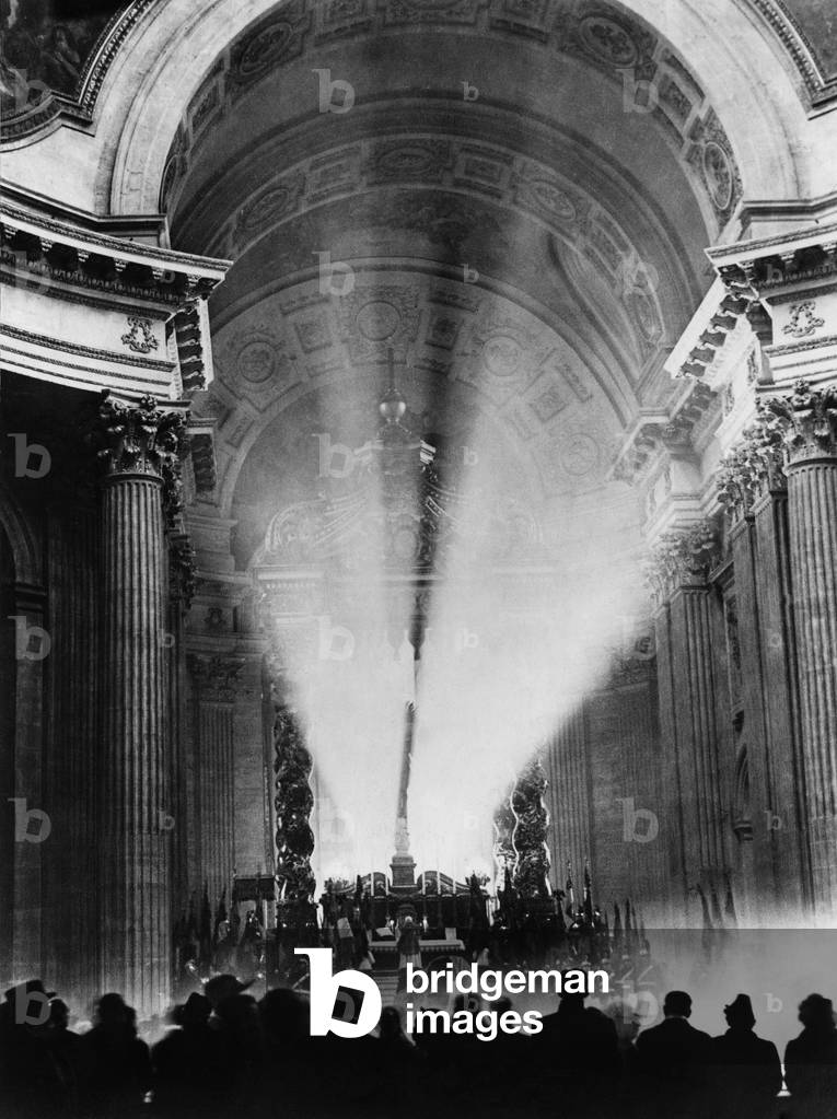 Return of the ashes of the Aiglon, son of Napoleon1st in France : ceremony at the Invalides, Paris, December 15, 1940